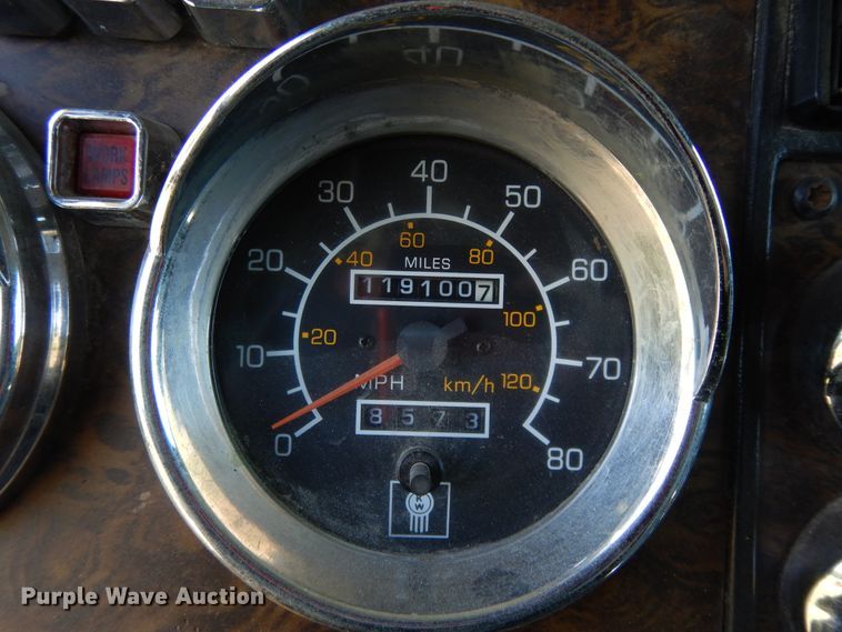 image for item DG7812 1997 Kenworth T600  semi truck