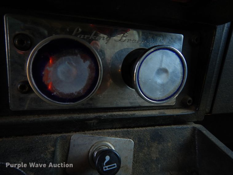 image for item DG7812 1997 Kenworth T600  semi truck