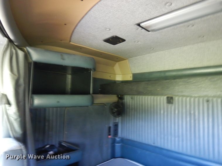 image for item DG7812 1997 Kenworth T600  semi truck