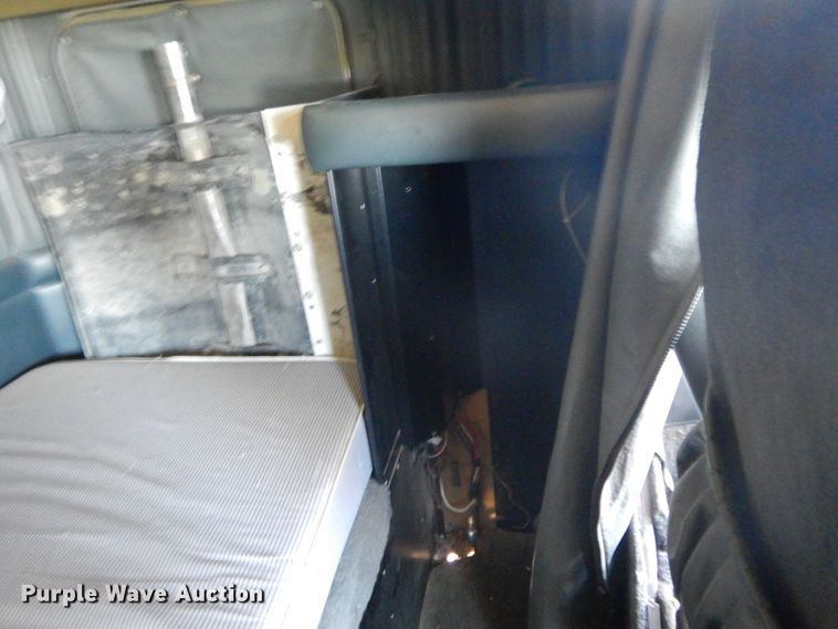 image for item DG7812 1997 Kenworth T600  semi truck