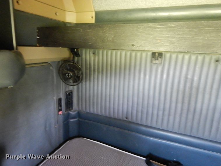 image for item DG7812 1997 Kenworth T600  semi truck