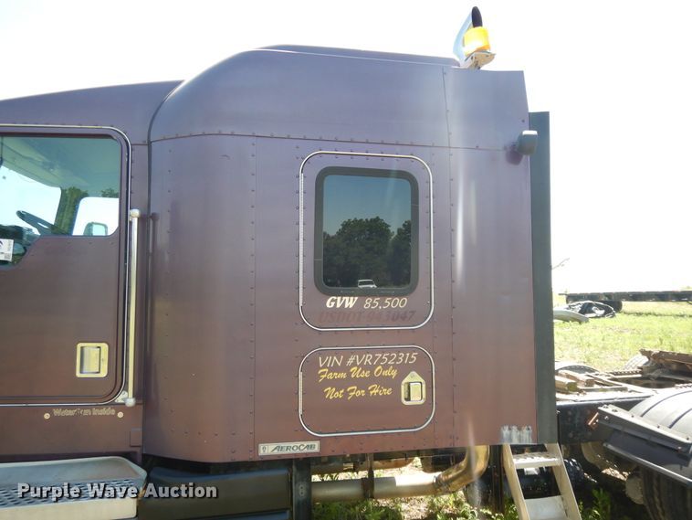 image for item DG7812 1997 Kenworth T600  semi truck