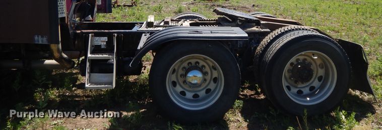 image for item DG7812 1997 Kenworth T600  semi truck