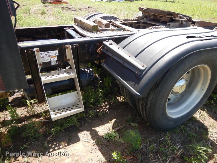 image for item DG7812 1997 Kenworth T600  semi truck