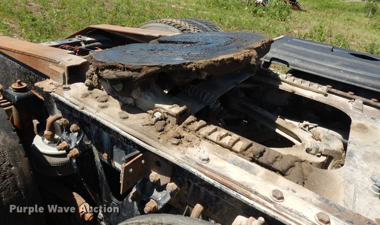 image for item DG7812 1997 Kenworth T600  semi truck