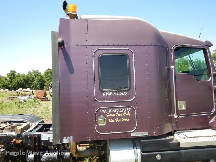 image for item DG7812 1997 Kenworth T600  semi truck