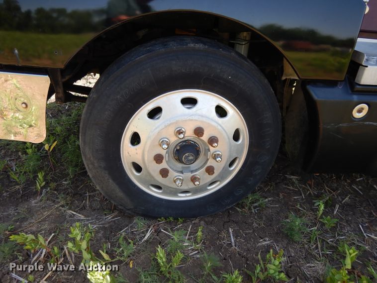 image for item DG7812 1997 Kenworth T600  semi truck