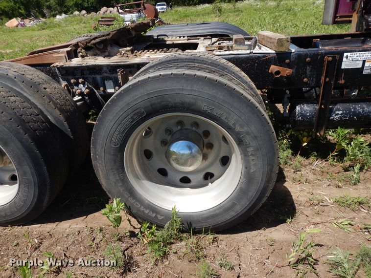 image for item DG7812 1997 Kenworth T600  semi truck