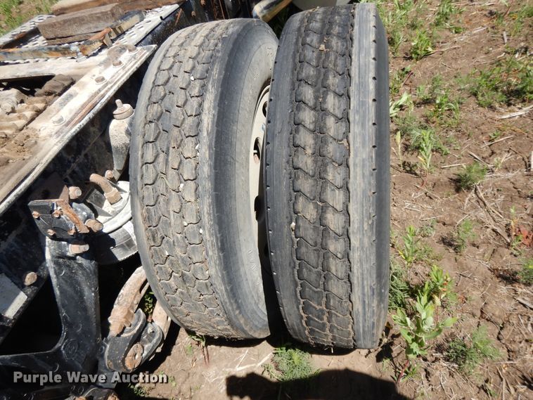 image for item DG7812 1997 Kenworth T600  semi truck