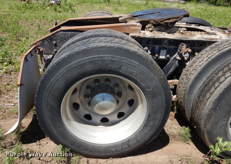 image for item DG7812 1997 Kenworth T600  semi truck