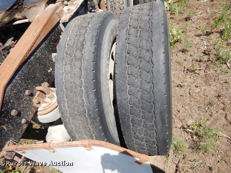 image for item DG7812 1997 Kenworth T600  semi truck