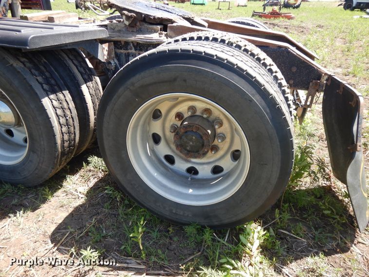 image for item DG7812 1997 Kenworth T600  semi truck