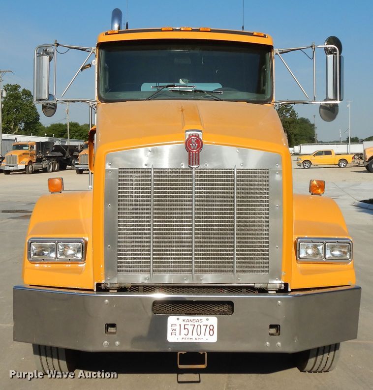 image for item DG7822 2006 Kenworth T800  semi truck