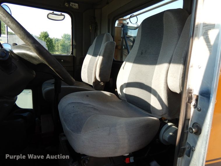 image for item DG7822 2006 Kenworth T800  semi truck