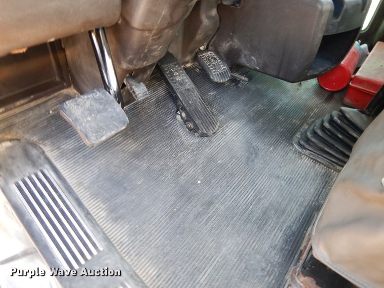 image for item DG7822 2006 Kenworth T800  semi truck