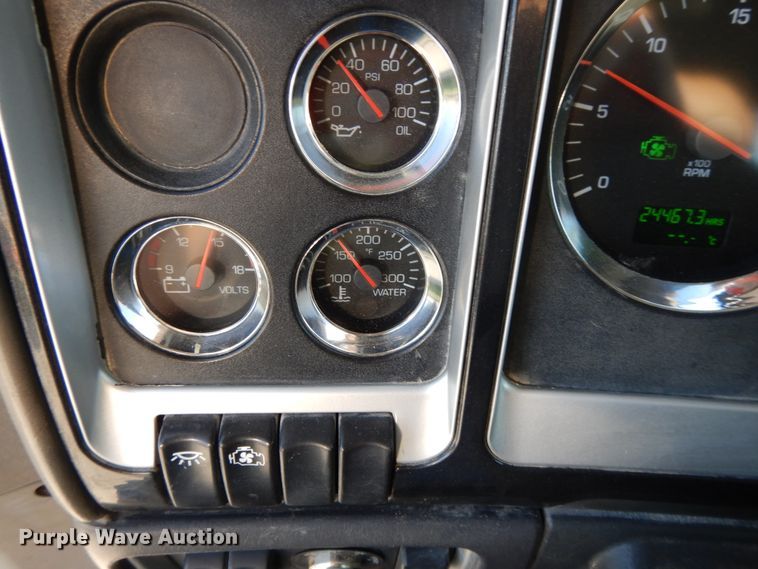 image for item DG7822 2006 Kenworth T800  semi truck