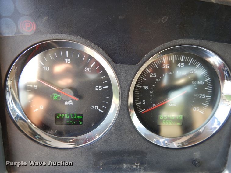 image for item DG7822 2006 Kenworth T800  semi truck