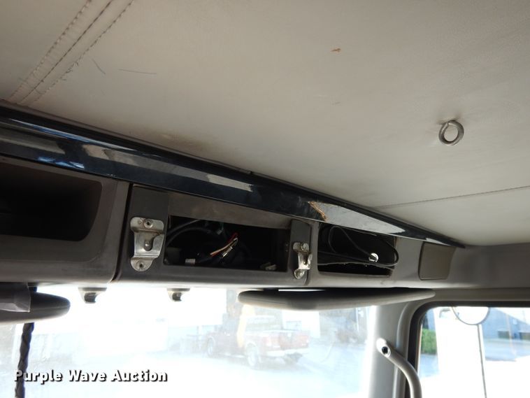 image for item DG7822 2006 Kenworth T800  semi truck