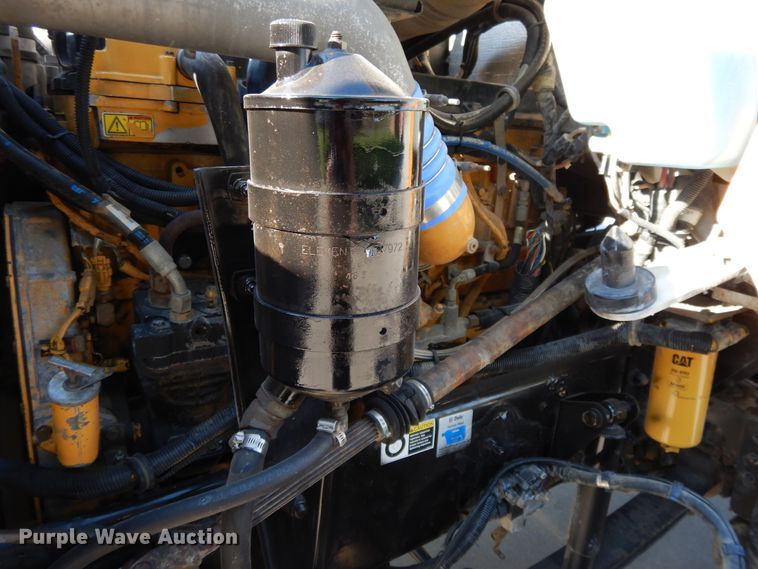 image for item DG7822 2006 Kenworth T800  semi truck