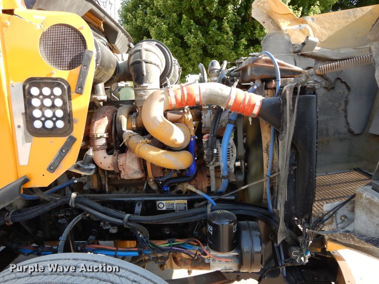 image for item DG7822 2006 Kenworth T800  semi truck