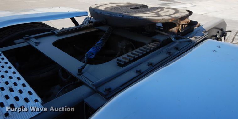 image for item DG7822 2006 Kenworth T800  semi truck