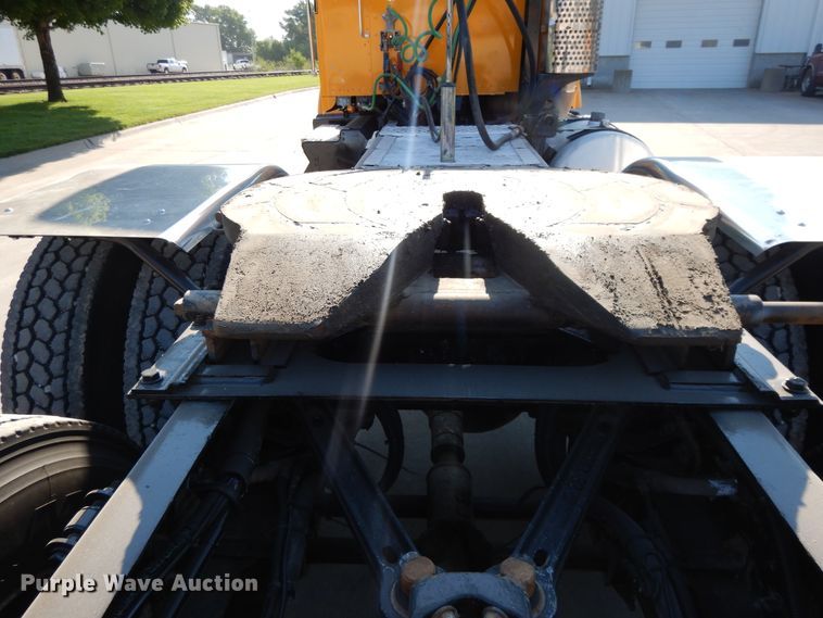 image for item DG7822 2006 Kenworth T800  semi truck