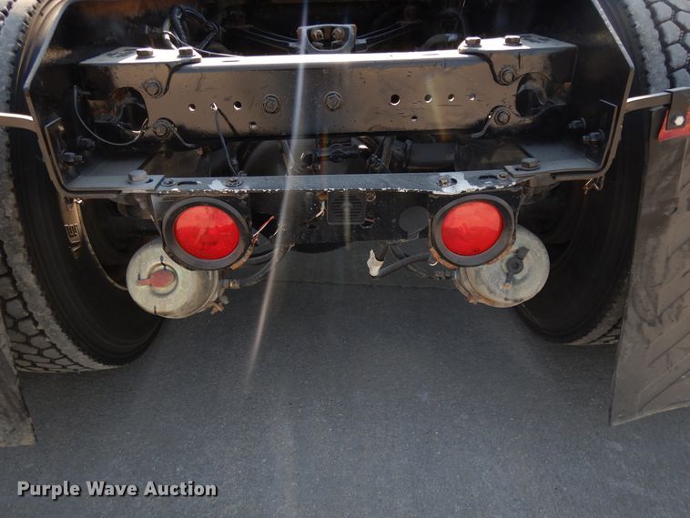 image for item DG7822 2006 Kenworth T800  semi truck