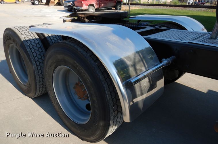 image for item DG7822 2006 Kenworth T800  semi truck