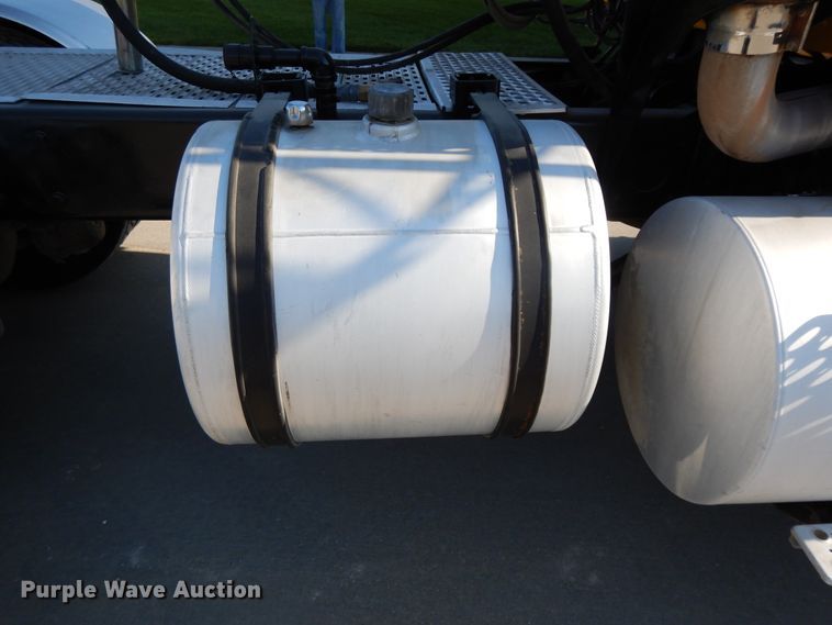 image for item DG7822 2006 Kenworth T800  semi truck