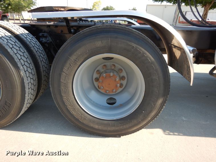 image for item DG7822 2006 Kenworth T800  semi truck