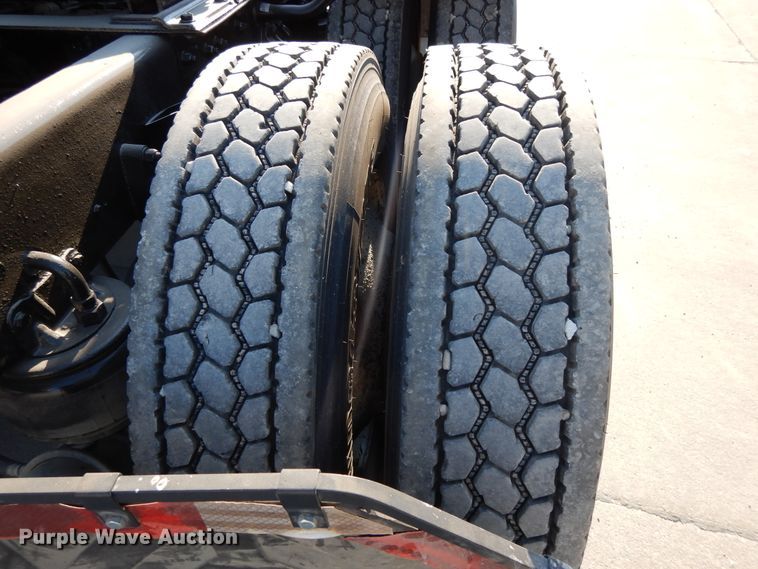 image for item DG7822 2006 Kenworth T800  semi truck