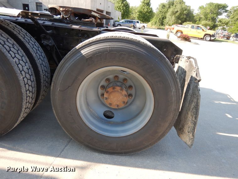 image for item DG7822 2006 Kenworth T800  semi truck