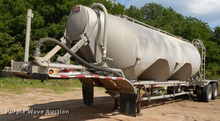 image for item DG7830 1997 Heil pneumatic dry bulk trailer