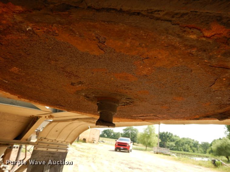 image for item DG7830 1997 Heil pneumatic dry bulk trailer