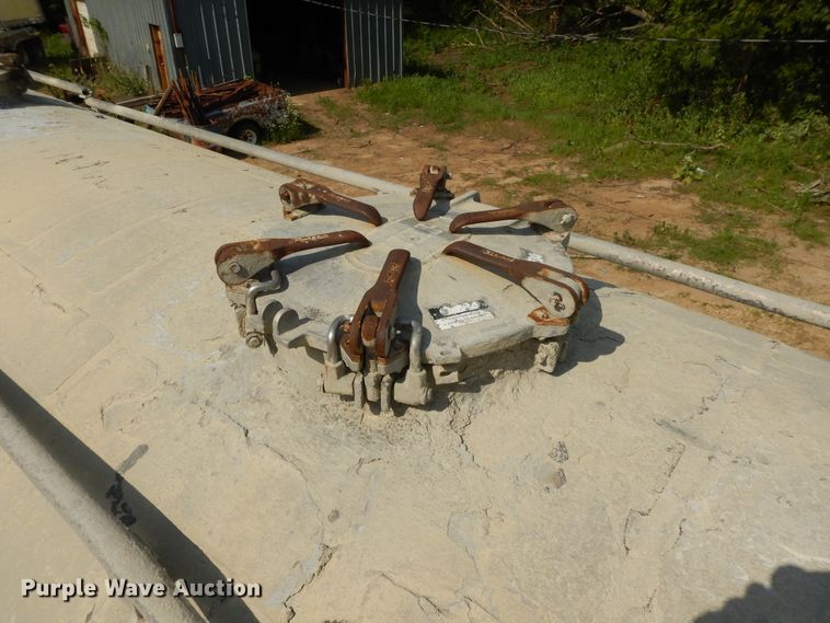 image for item DG7830 1997 Heil pneumatic dry bulk trailer