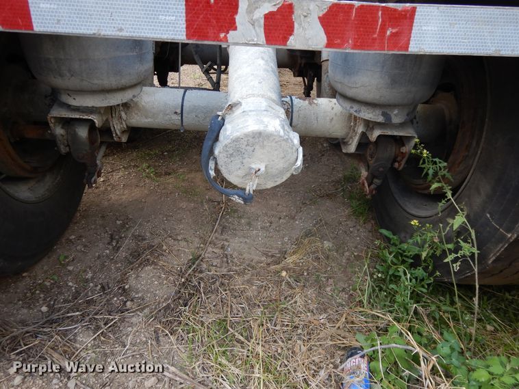 image for item DG7830 1997 Heil pneumatic dry bulk trailer