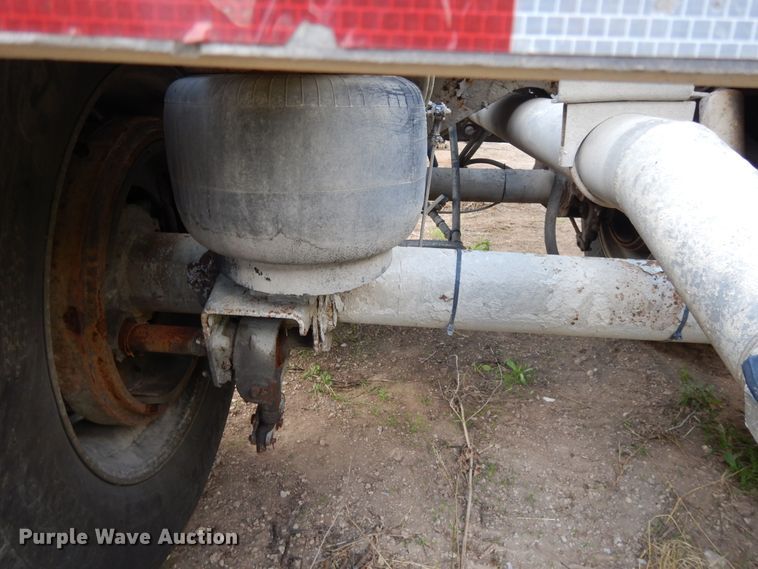 image for item DG7830 1997 Heil pneumatic dry bulk trailer