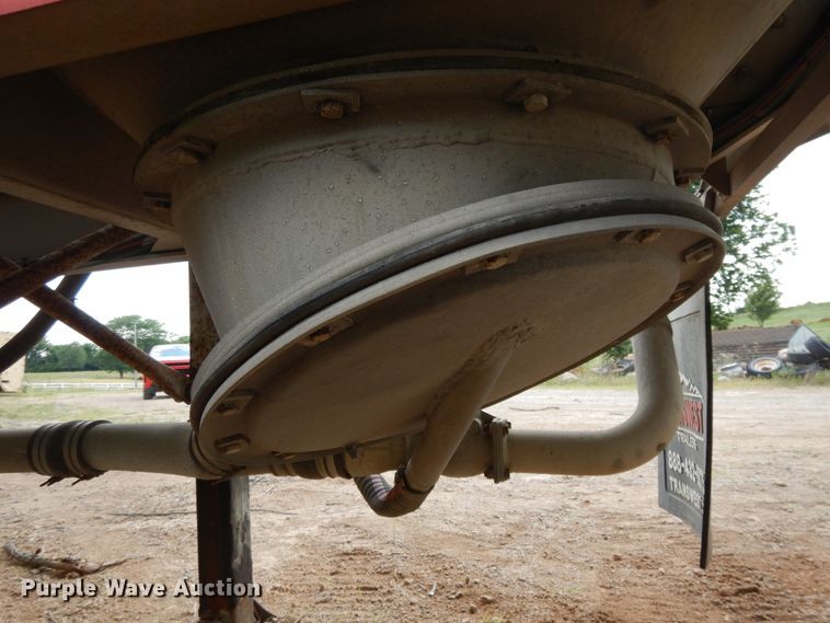 image for item DG7830 1997 Heil pneumatic dry bulk trailer