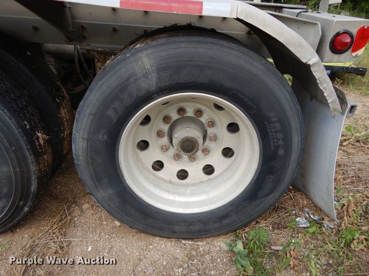 image for item DG7830 1997 Heil pneumatic dry bulk trailer