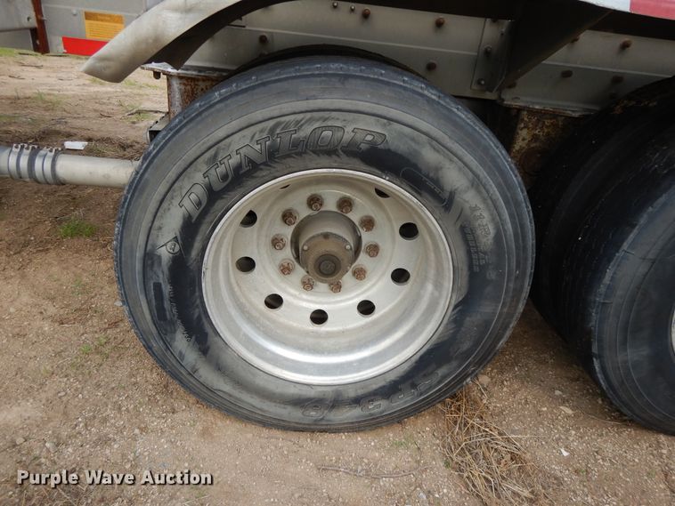 image for item DG7830 1997 Heil pneumatic dry bulk trailer