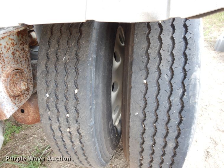 image for item DG7830 1997 Heil pneumatic dry bulk trailer