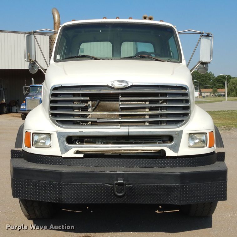 image for item DG7831 1998 Ford Louisville  flatbed truck