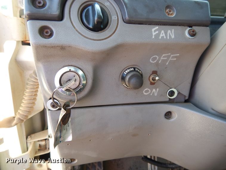 image for item DG7831 1998 Ford Louisville  flatbed truck