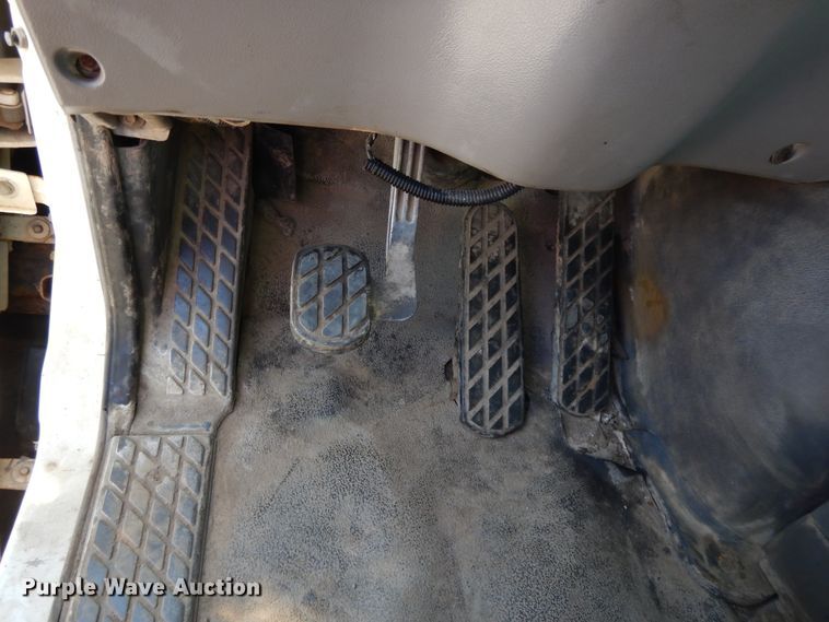 image for item DG7831 1998 Ford Louisville  flatbed truck