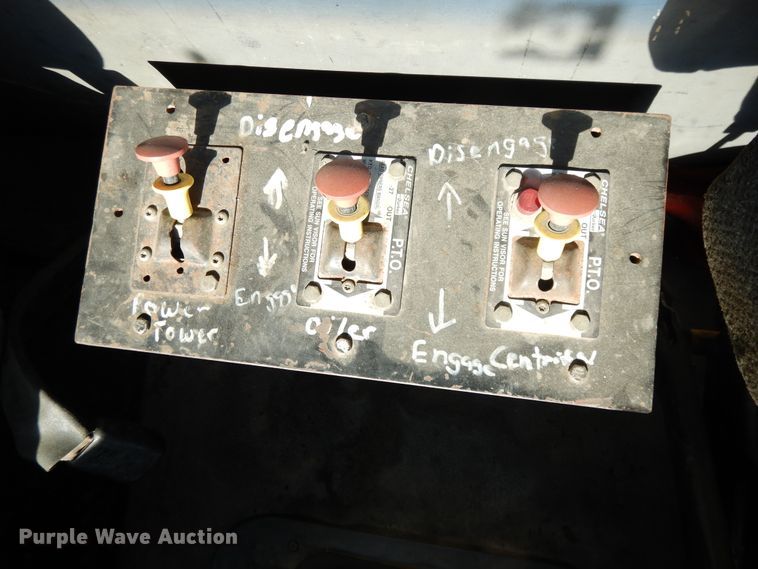 image for item DG7831 1998 Ford Louisville  flatbed truck