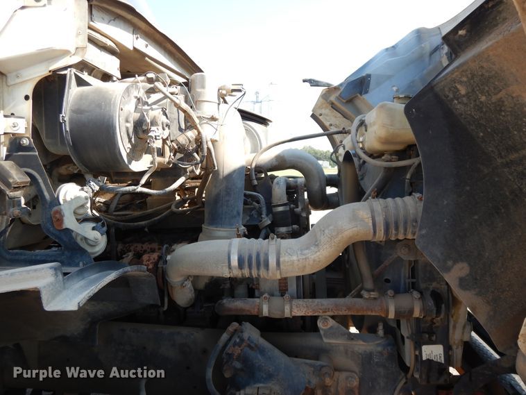 image for item DG7831 1998 Ford Louisville  flatbed truck