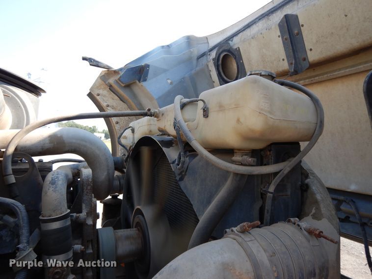 image for item DG7831 1998 Ford Louisville  flatbed truck