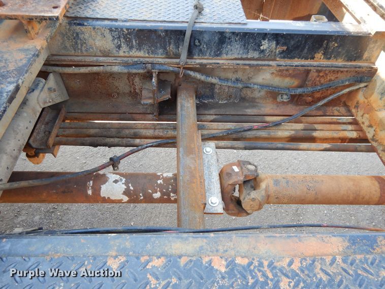 image for item DG7831 1998 Ford Louisville  flatbed truck