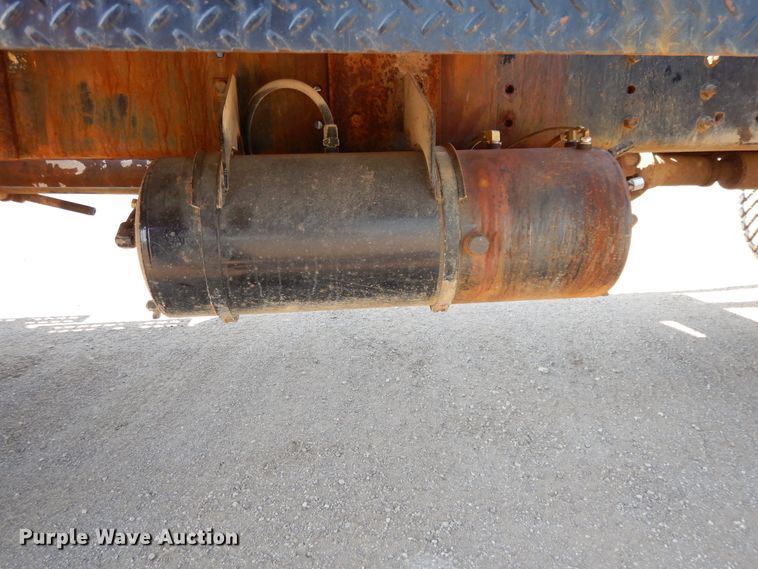 image for item DG7831 1998 Ford Louisville  flatbed truck