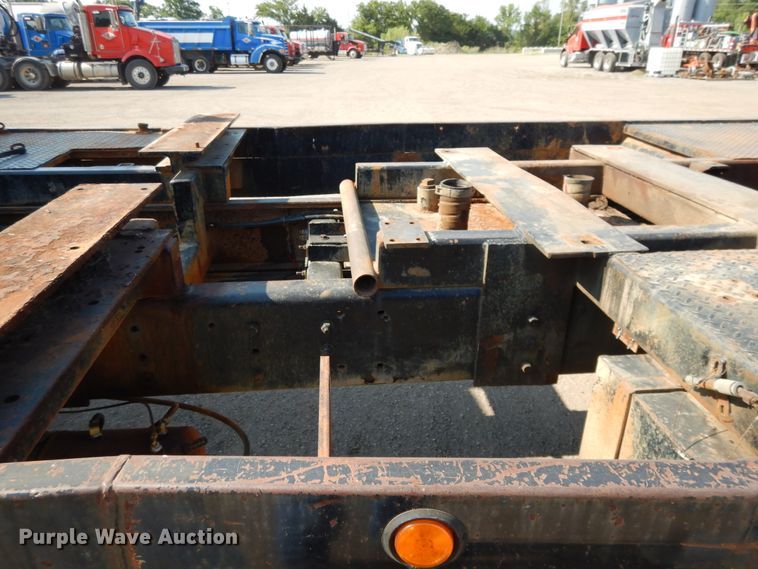 image for item DG7831 1998 Ford Louisville  flatbed truck